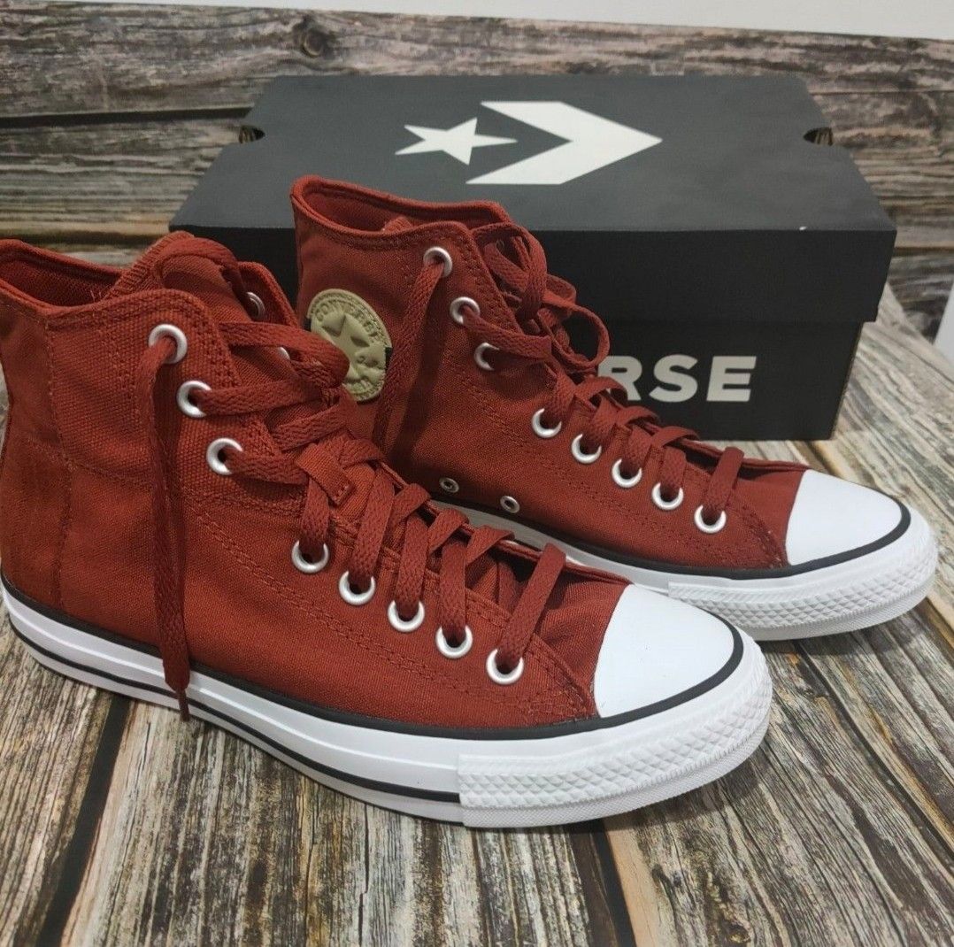 converse ctas chuck 70 taylor all star maroon (Category: Sneakers) located in Paranaque City. Submitted by hedgehoggie6000 (Listing ID 1317017966, Image 3). Description: bought for 3k at shope official converse store swipe to second pic rfs not my size got the wrong one😭 still slight negotiable never used brand new ganda ng color 7 mens 9 womens 25.5 cm Unisex.