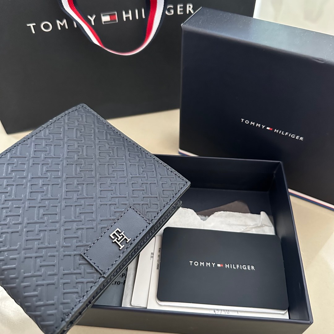 Dompet tommy hilfiger original NEW Barang Mewah Tas Dompet di Carousell