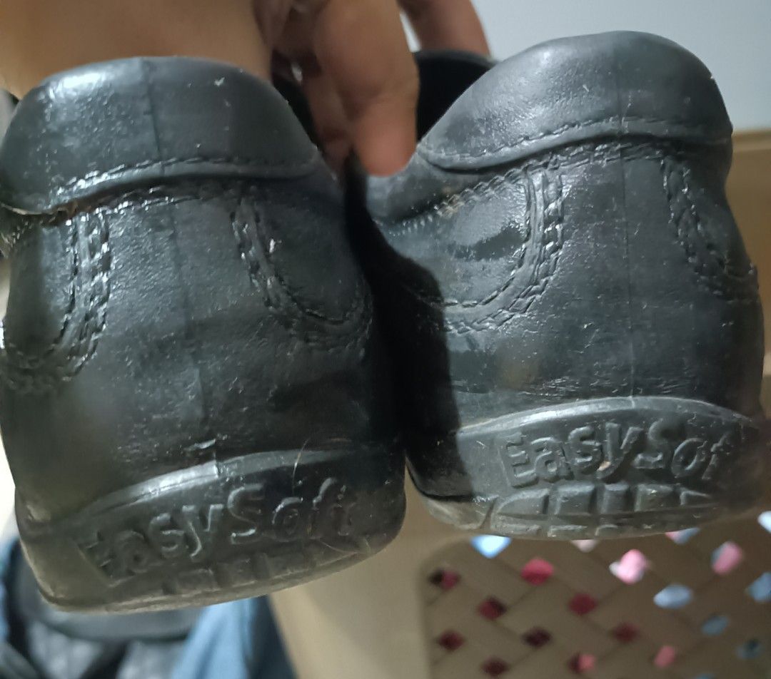 Easy Soft black school shoes kids (Category: Babies & Kids Fashion) located in Quezon City. Submitted by rubyb1689 (Listing ID 1317029424, Image 3). Description: easy soft size 37 kids pwede sa maarte. rfs: napaglakihan na.