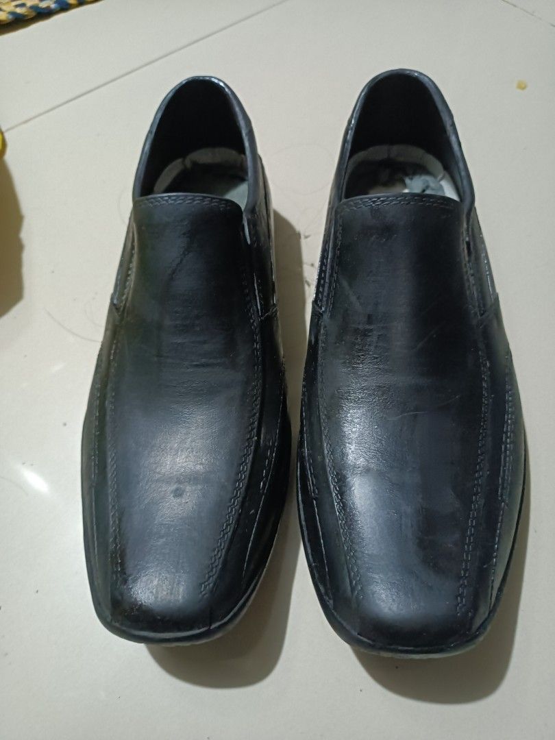 Easy Soft black school shoes kids (Category: Babies & Kids Fashion) located in Quezon City. Submitted by rubyb1689 (Listing ID 1317029424, Image 2). Description: easy soft size 37 kids pwede sa maarte. rfs: napaglakihan na.
