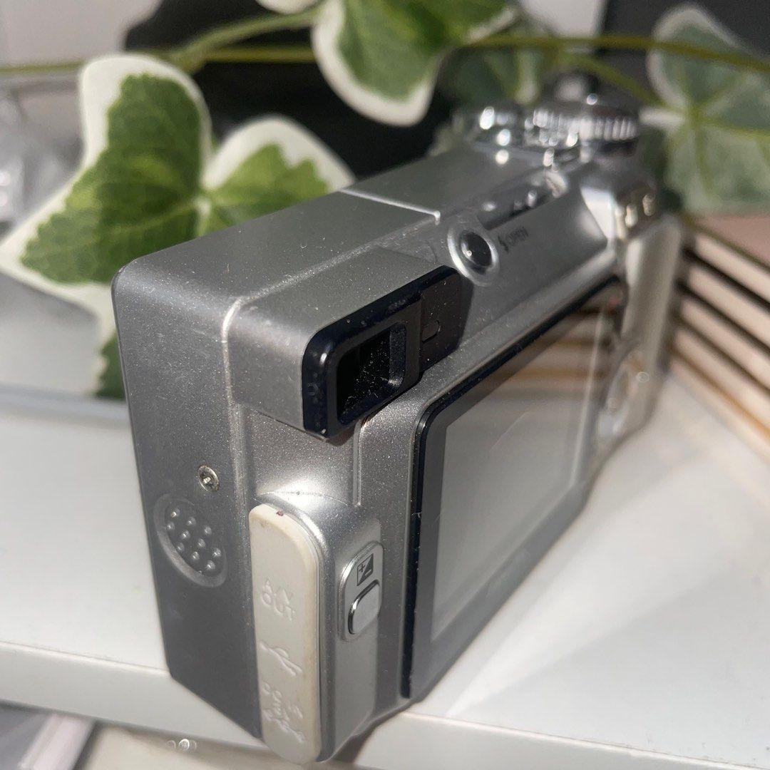 FUJIFILM Finepix E500 digital camera ccd vintage 復古相機, 攝影器材, 相機 Carousell