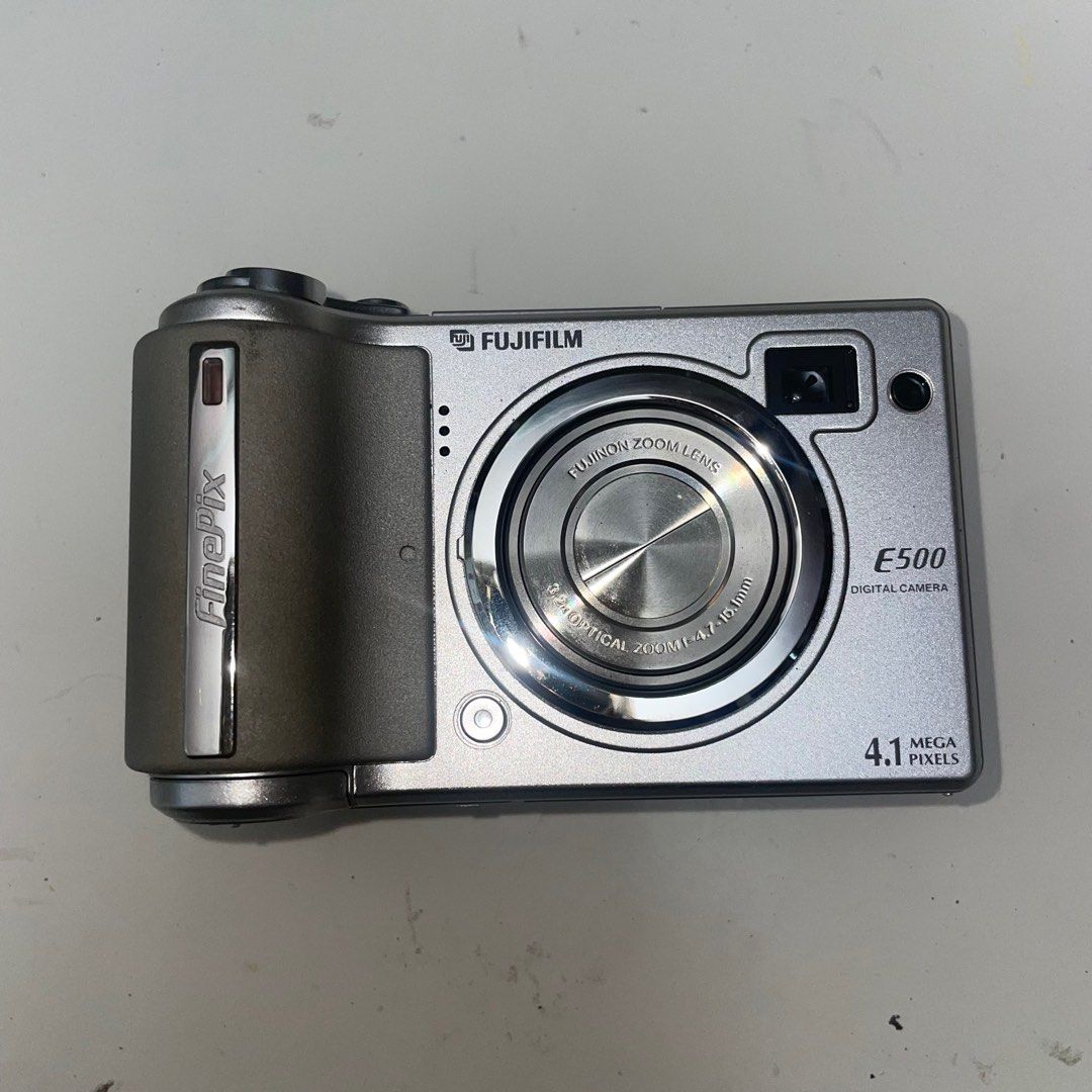 FUJIFILM Finepix E500 digital camera ccd vintage 復古相機, 攝影器材, 相機 Carousell