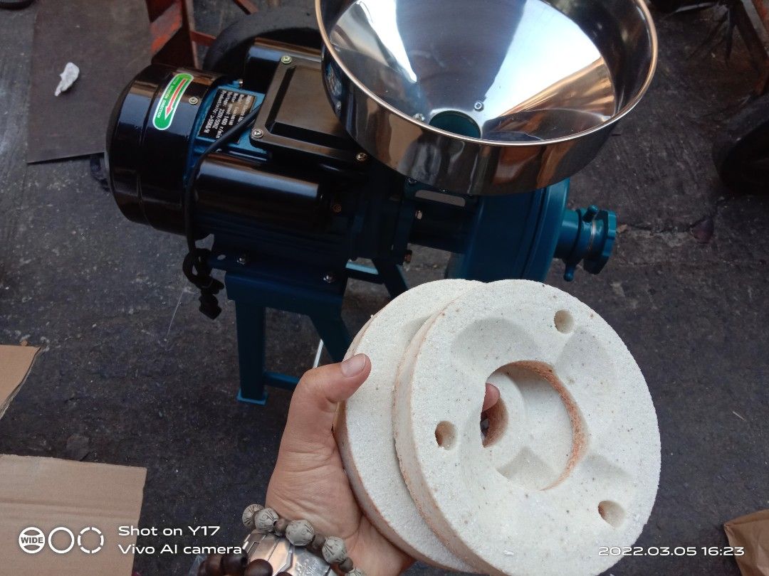 Gilingan ng bigas (Category: Other Kitchenware & Tableware) located in Manila. Submitted by jhavendea85442 (Listing ID 1317095144, Image 3). Description: gilingan. bigas,mani,mais.paminta,kape,soya,at iba pa wet & dry BRANDNEW ❗ ❗ WE DO SHIPPING NATIONWIDE ✅ SHIPPING CHARGES ❤️ ❤️ COD /GCASH AROUND METRO MANILA & NEAR PROVINCES DM 4 INQUIRIES ❤️❤️ 👉SHIPMENT FOR PROVINCES🥰 👉PAYMENT FIRST POLICY ❤️🥰godbless po🙏.