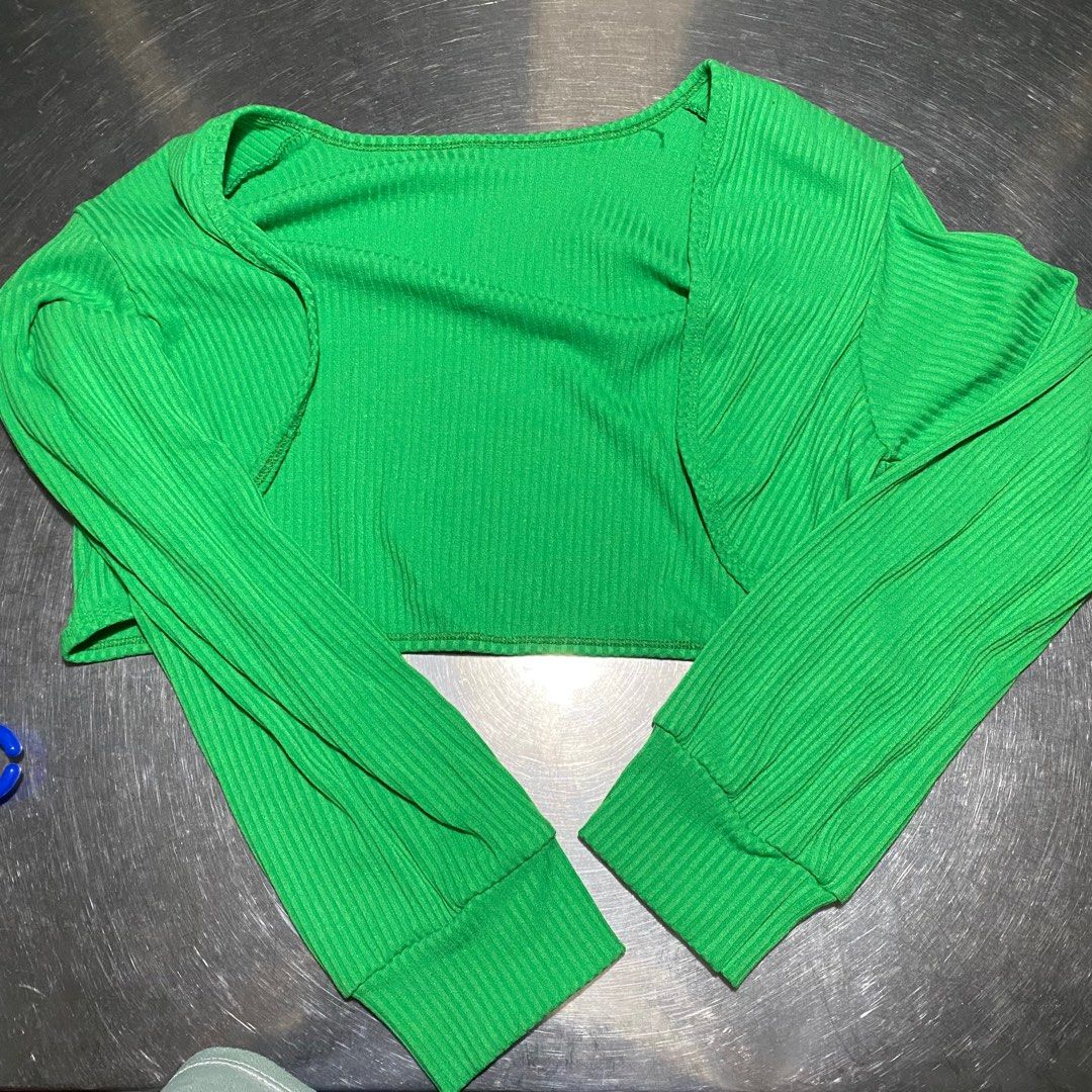 Green cover-up long sleeve (Category: Coats, Jackets and Outerwear) located in Cabuyao City. Submitted by gariet (Listing ID 1317162404, Image 2). Description: Twice ko lang nagamit L-XL.