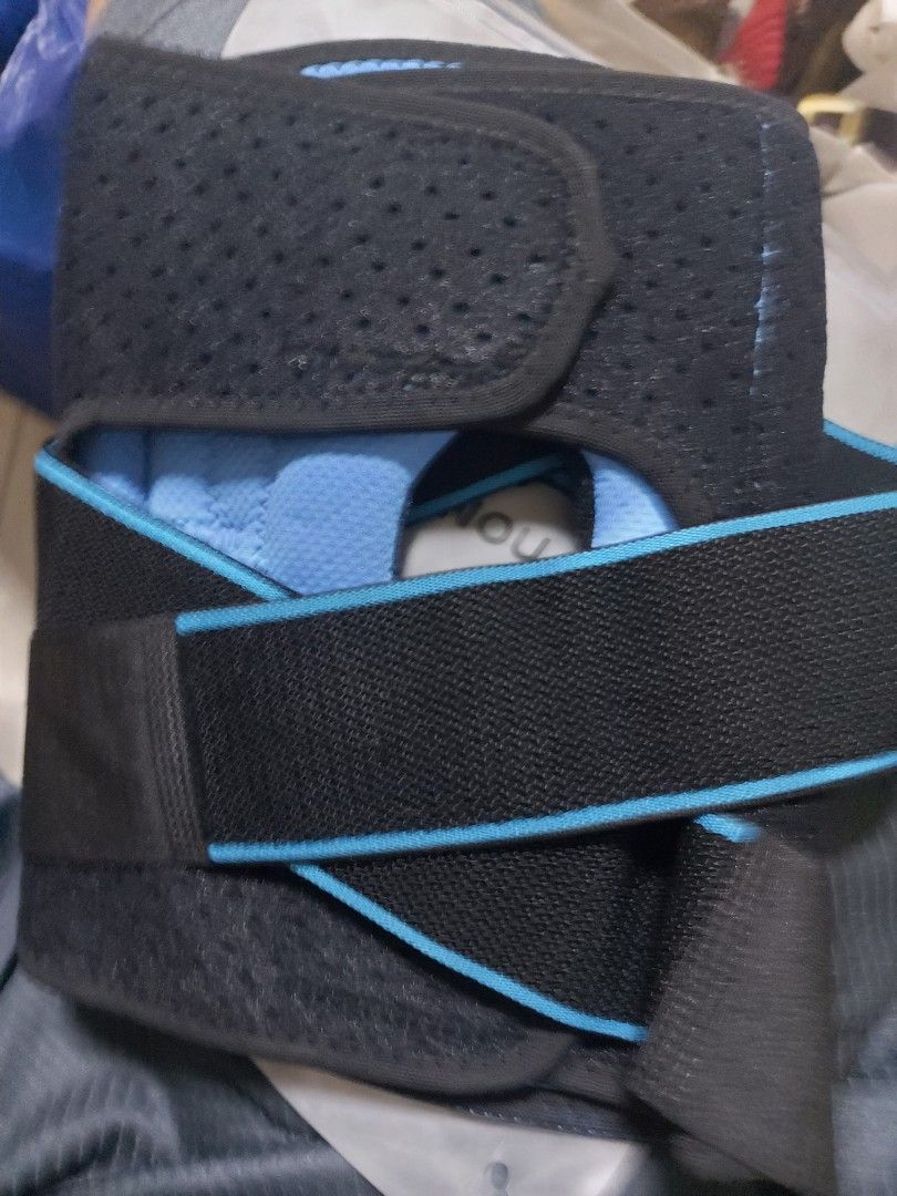 Knee Brace (Category: Cardio & Fitness Machines) located in Pasig City. Submitted by borjong (Listing ID 1317107232, Image 3). Description: Knee Brace.