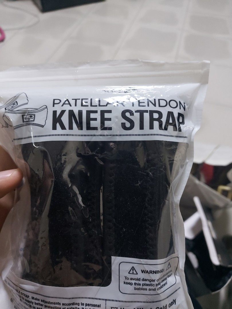 Knee Strap (Category: Cardio & Fitness Machines) located in Pasig City. Submitted by borjong (Listing ID 1317107525, Image 1). Description: Knee Strap for sale bnew.