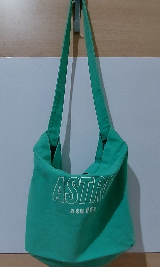 New Astro Stuff Holiday Tote Bag, Fesyen Wanita, Tas