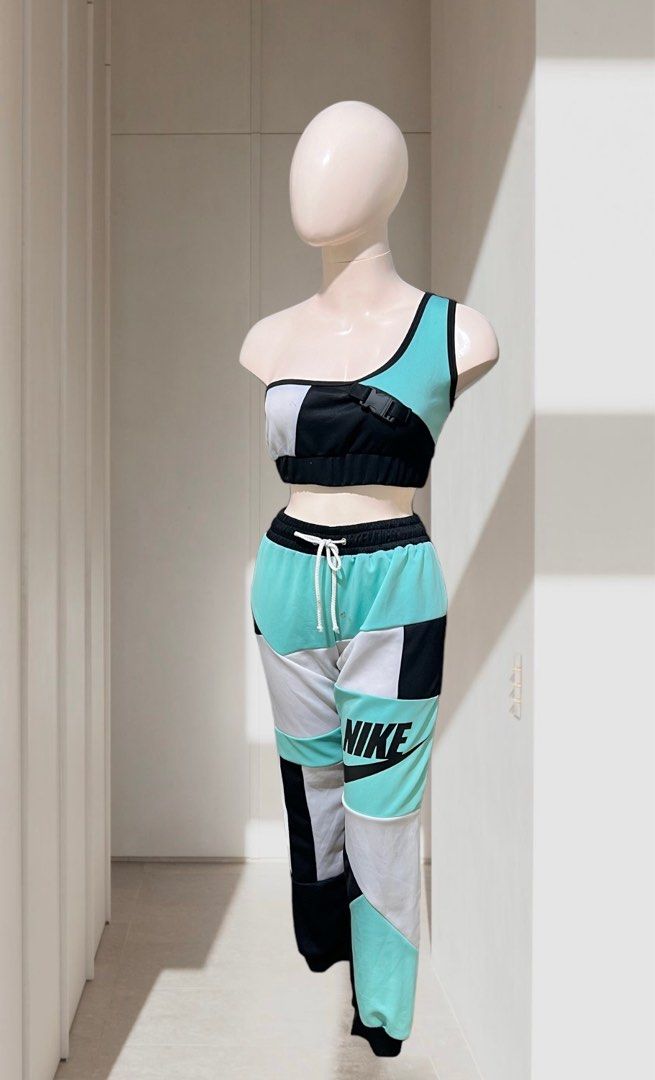 Jogger set nike new arrivals