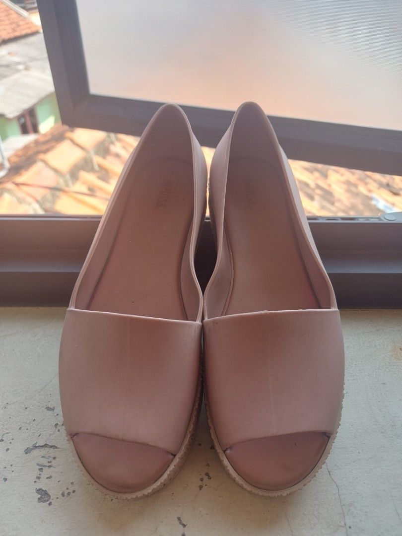 Pre-loved sandal Melissa New Puzzle Ad Flat Shoes, Fesyen Wanita