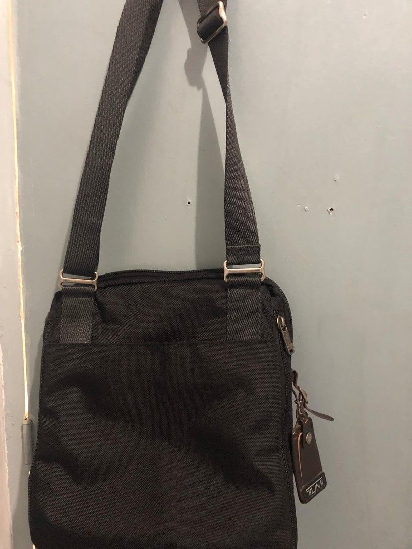 Tumi messenger bag sale outlet