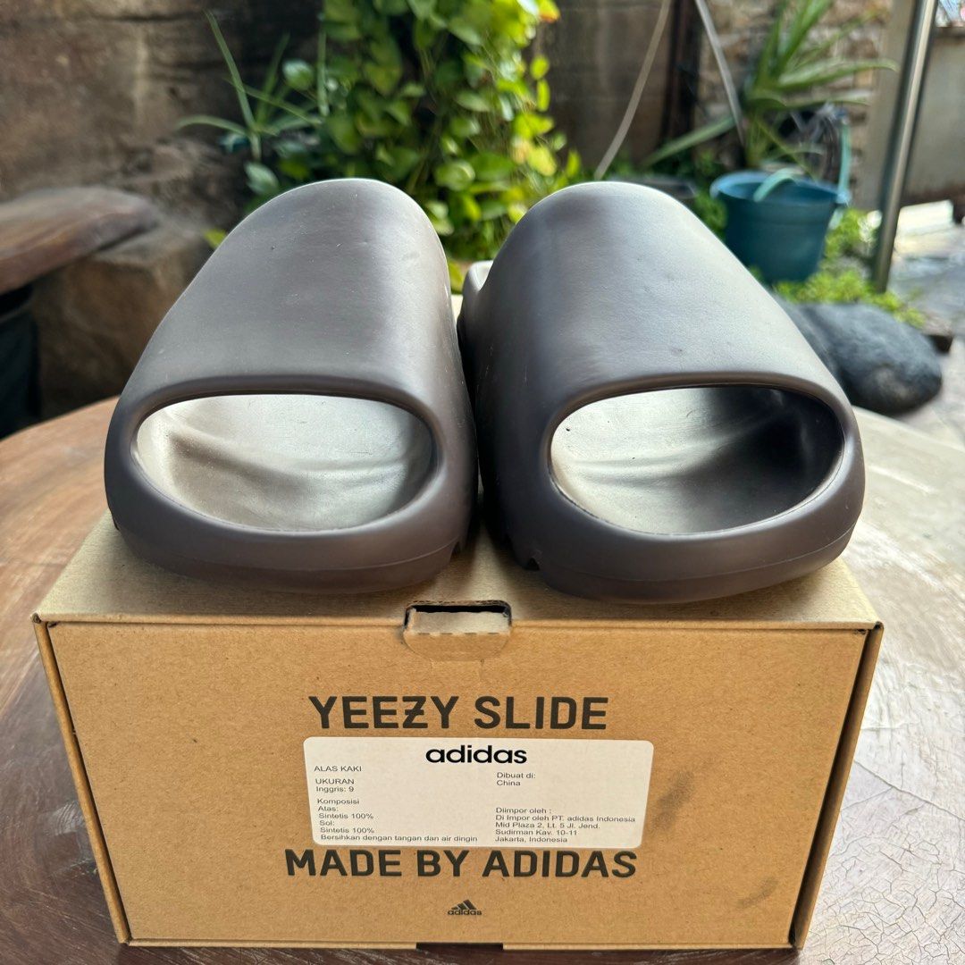 YEEZY SLIDE ブラック 9 (27.5 cm) 箱付き