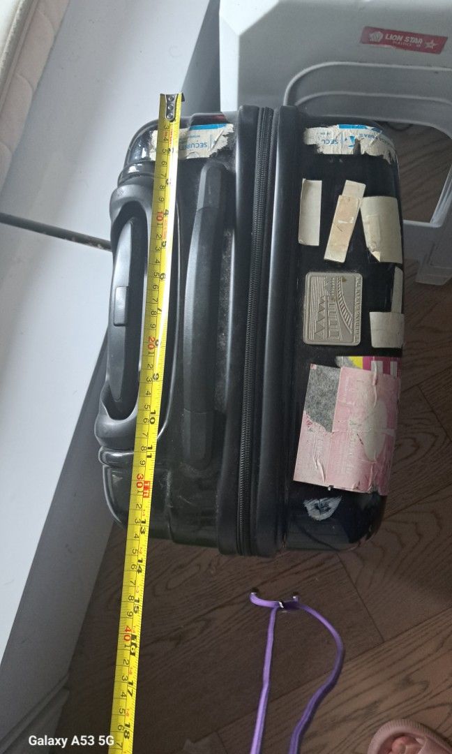 Suitcase american twister black Carousell