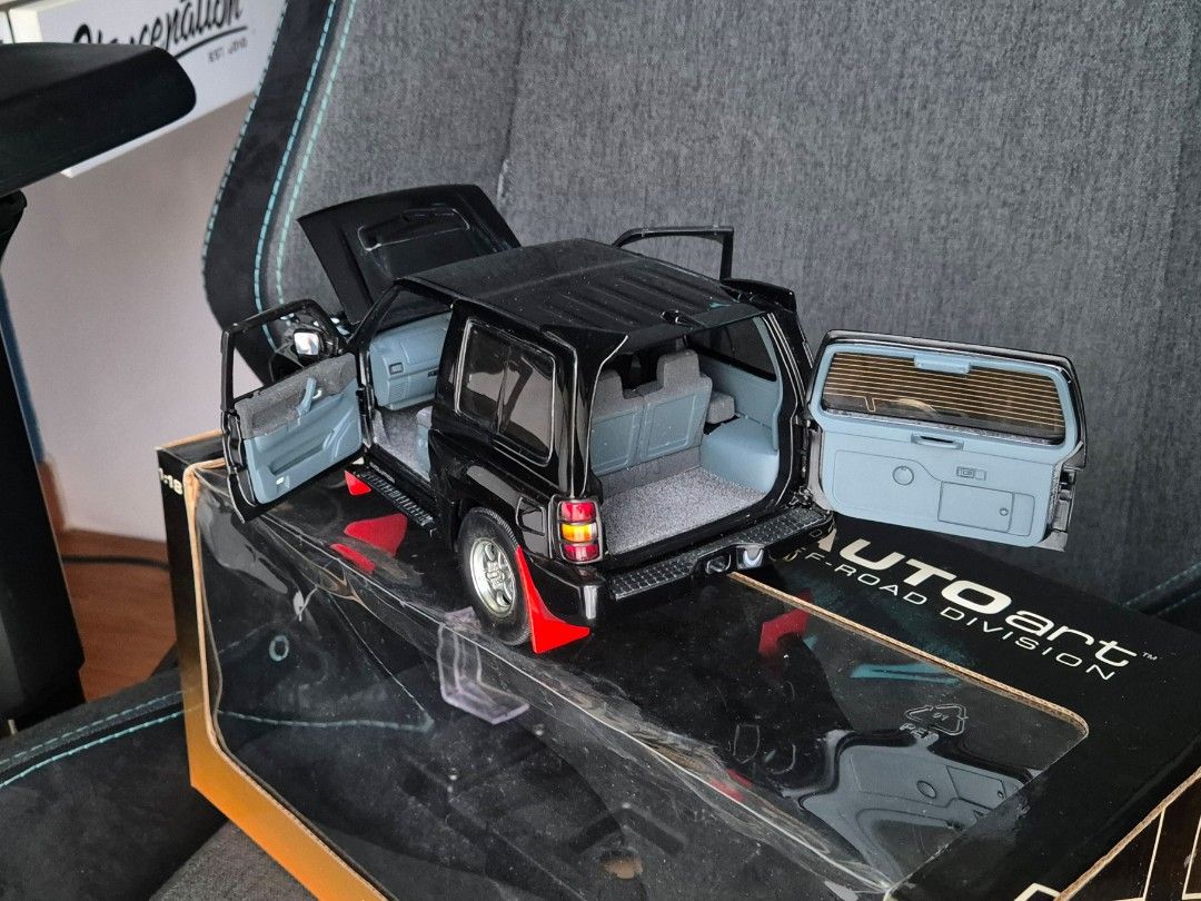 1/18 Autoart Mitsubishi Pajero EVO in black, Hobbies & Toys, Toys