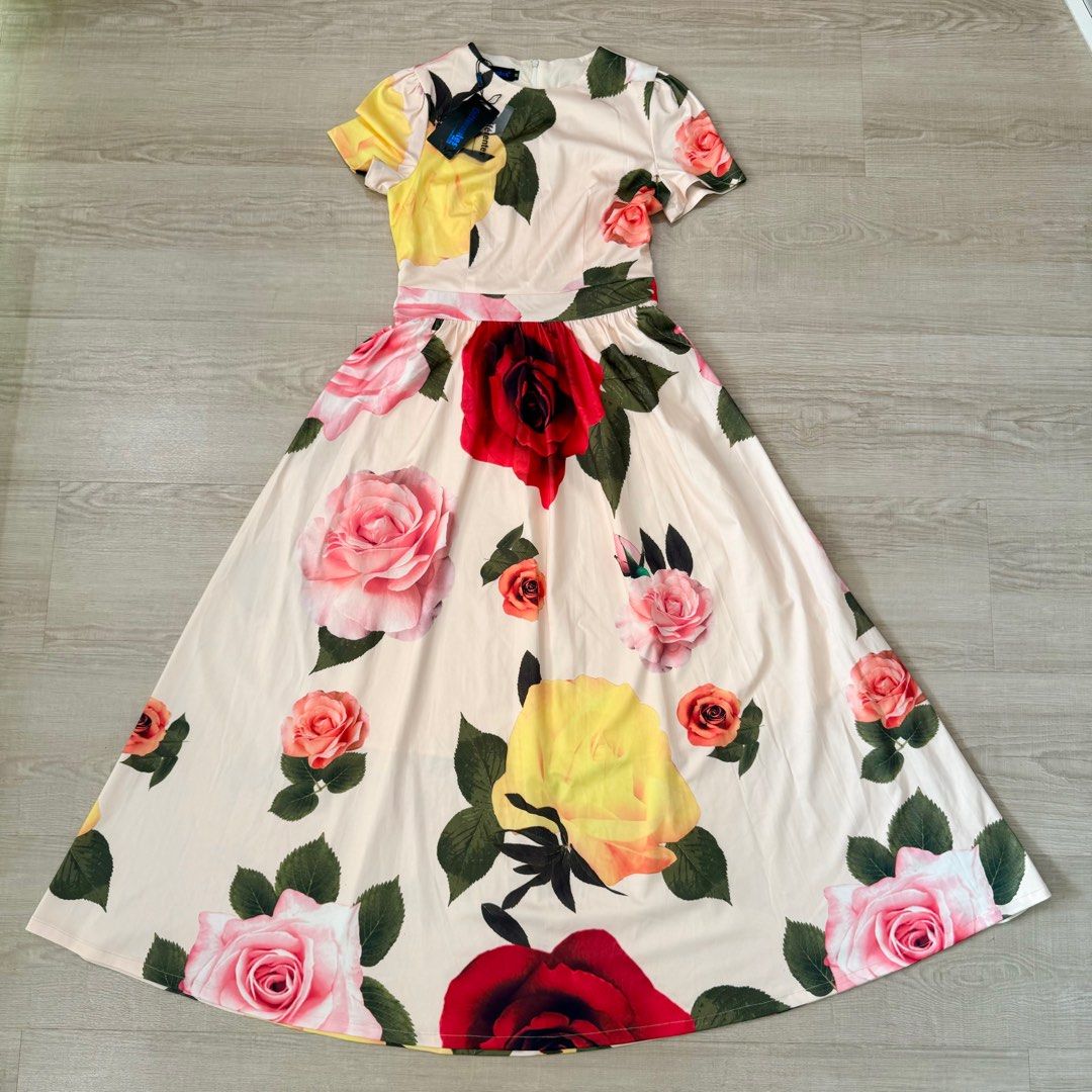 90 OFF BNWT Floral Rose Dress