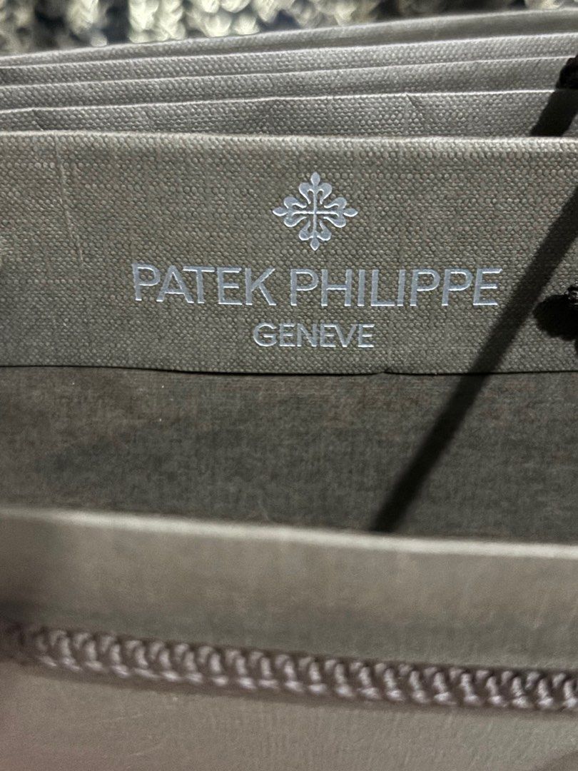 ‼️ Authentic Patek Philippe Large Papebag (Category: Luxury Watches) located in Quezon City. Submitted by box.luxebycheng (Listing ID 1312248617, Image 3). Description: Good - 1300 each 2nd photo w/ crease - 800.