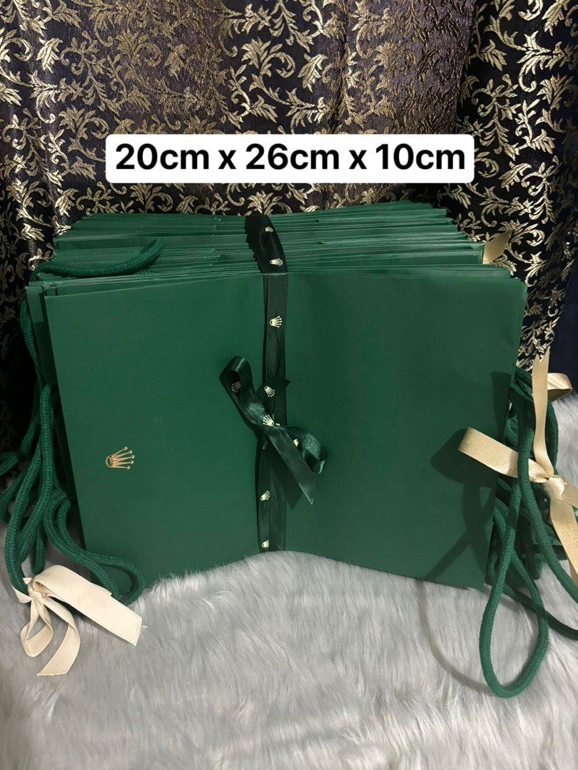 💯 Authentic Rolex Watch Paperbag (Category: Luxury Watches) located in Quezon City. Submitted by box.luxebycheng (Listing ID 1298567217, Image 1). Description: 30pcs available 800 each.