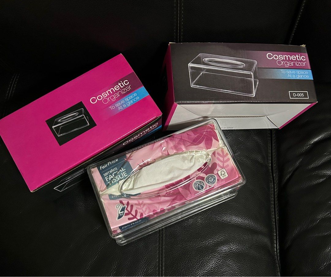 Acrylic tissue box holder