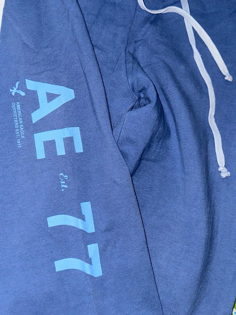 American Eagle Cotton Capri Sweatpants (Category: Shorts) located in Manila. Submitted by dunkaindonut (Listing ID 1312262495, Image 2). Description: ౨ৎ fits small - medium ౨ৎ mop: GCash only ౨ৎ mod: Lalamove/Grab (shouldered by the buyer).