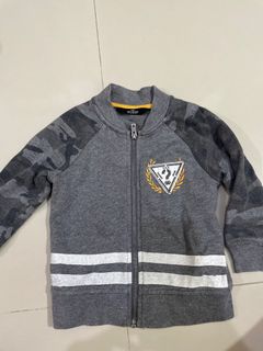 (Kategori: ) berada di . Dikirim oleh serbamulus (ID iklan 1312154337, Gambar 1). Deskripsi: .