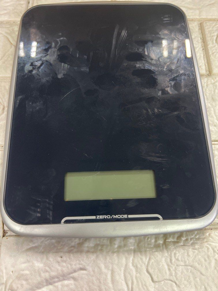 Battery Operated Food Scale (Category: Health Monitors & Weighing Scales) located in Pasay City. Submitted by meostore (Listing ID 1312120352, Image 2). Description: no battery included.