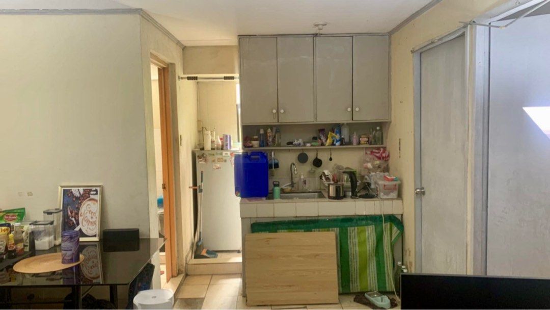 2 Bedroom BCDA-Pamayanang Diego Silang (Category: Apartments & Condos) located in Quezon City. Submitted by mikh.ornopia (Listing ID 1312133795, Image 1). Description: -Unit located at 3rd Floor -Family-owned -Clean title -Updated RPT - fully paid **Cash only Near Gracemall, New Taguig City Hall, Market Market, BGC, Acacia Estate.