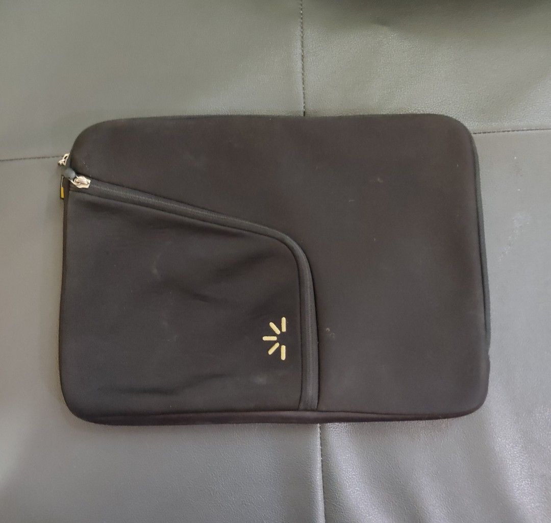 Case Logic Laptop Sleeve (Category: Laptop Bags & Sleeves) located in Mandaluyong City. Submitted by aiztyle (Listing ID 1312157362, Image 1). Description: Brand: Case Logic Neoprene Laptop Carrying Sleeve 14" x 10" Selling it low Fixed SALE Price: Php400.00 only Note: Kindly look closely on the 4th pic for the tolerable flaw..