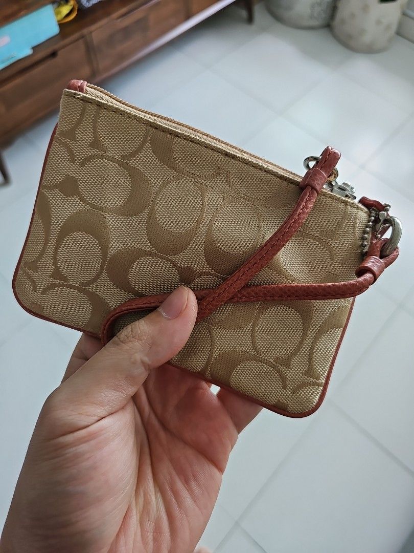 Coach wristlet sale clearance sales