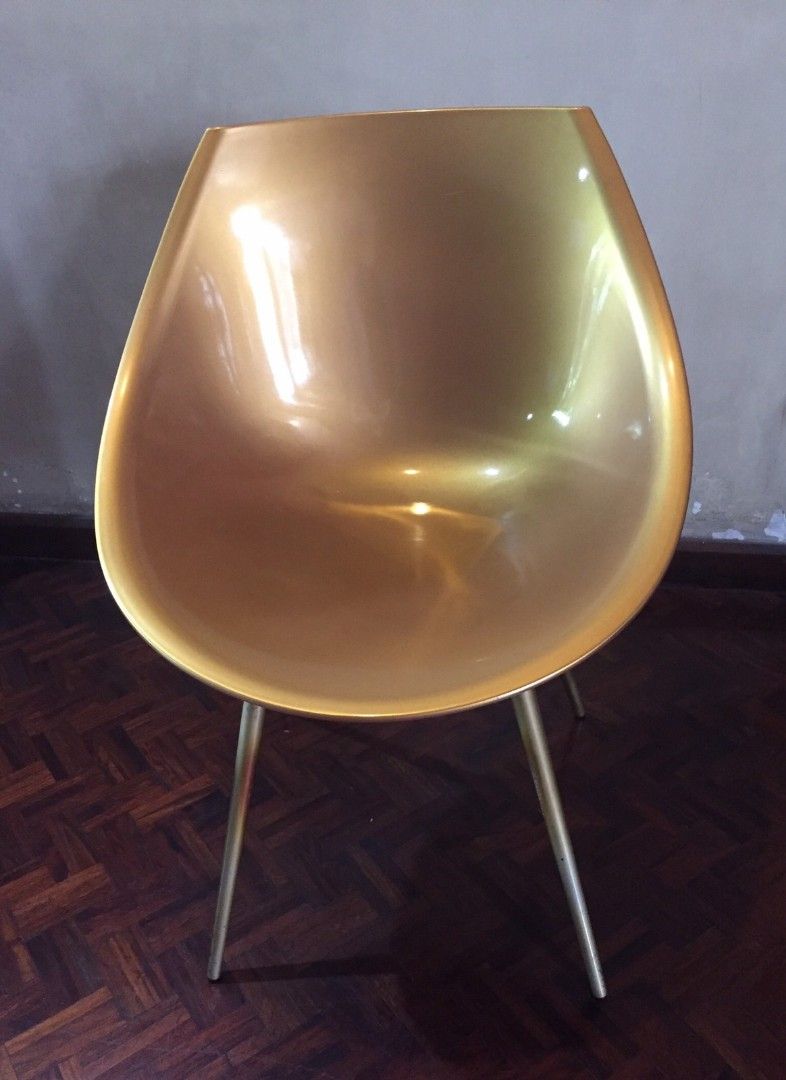 Dimensione Gold Accent Chair (Category: Chairs) located in Quezon City. Submitted by marjtorde (Listing ID 1312157028, Image 1). Description: Dimensione Gold accent chair H31” x W22.5” x D21” Payment first policy. MOP: GCASH,Maya or Bank Shipping fee: to be paid by the buyer..