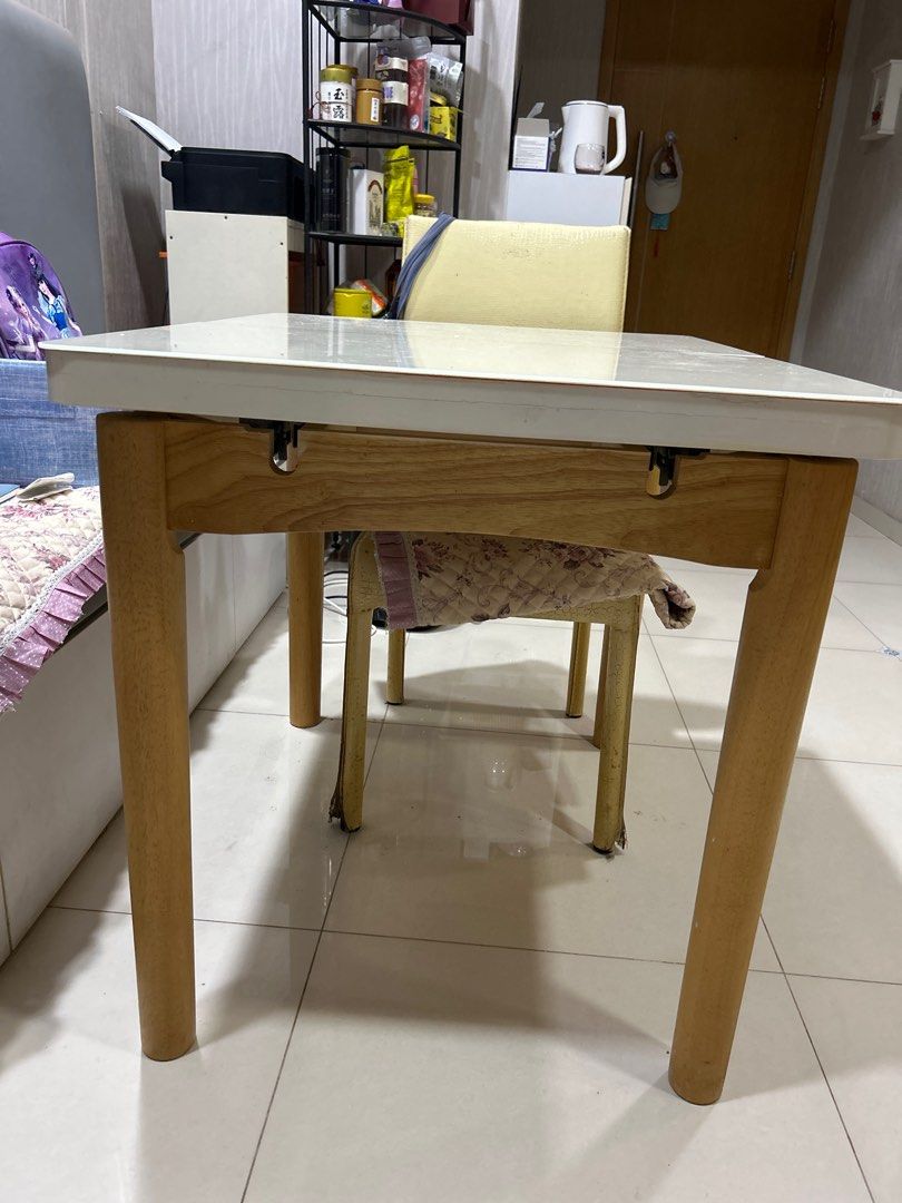 dining table (Category: Tables & Sets) located in Singapore. Submitted by janelle2008 (Listing ID 1312229284, Image 3). Description: .
