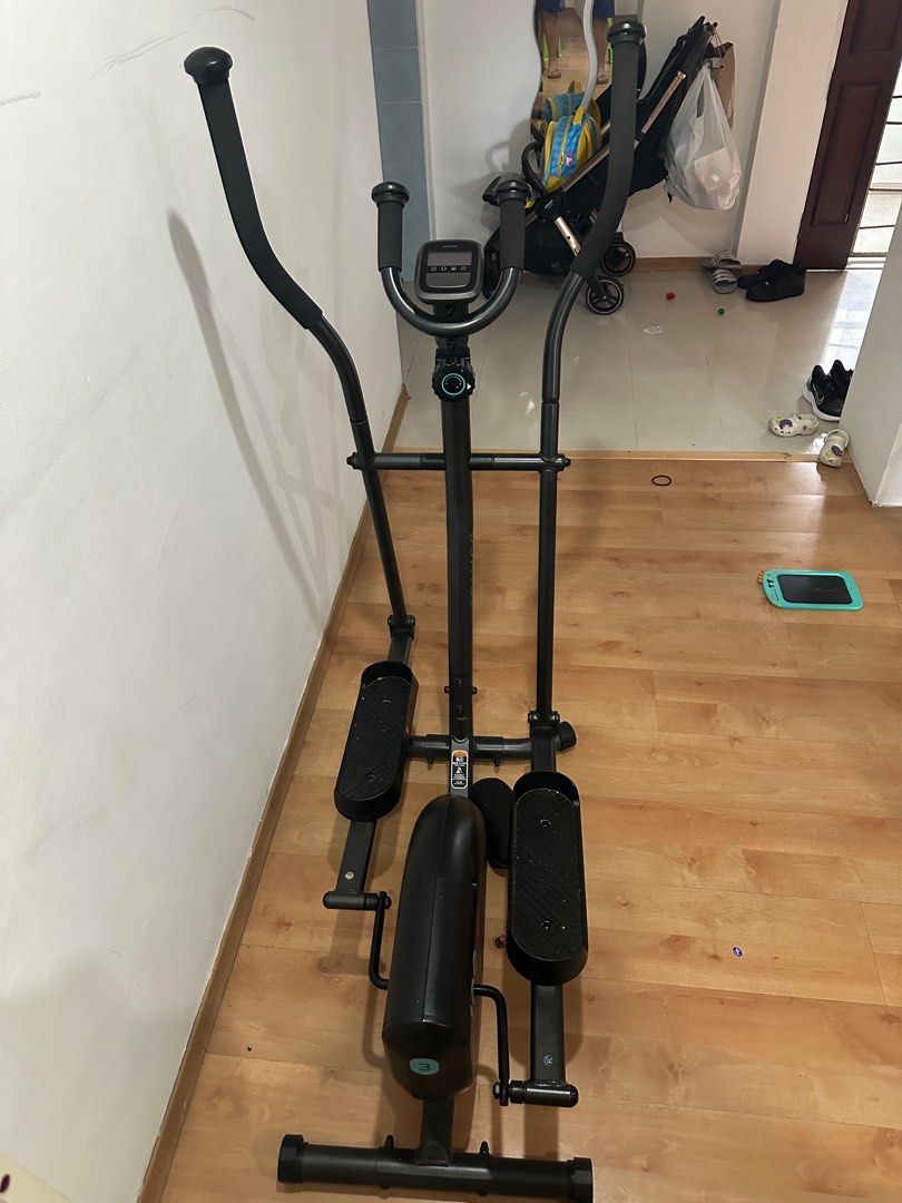 Domyos 100 Elliptical Cross Trainer