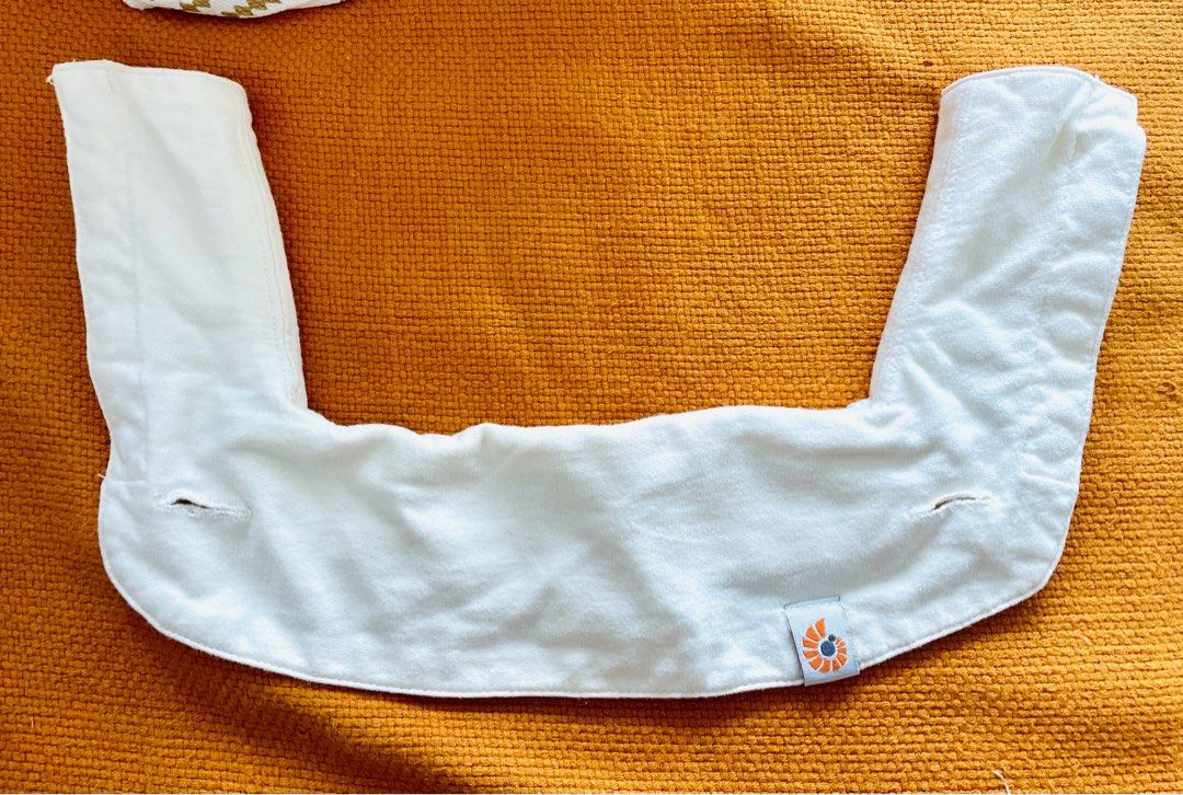 Ergobaby 360 teething bib outlet
