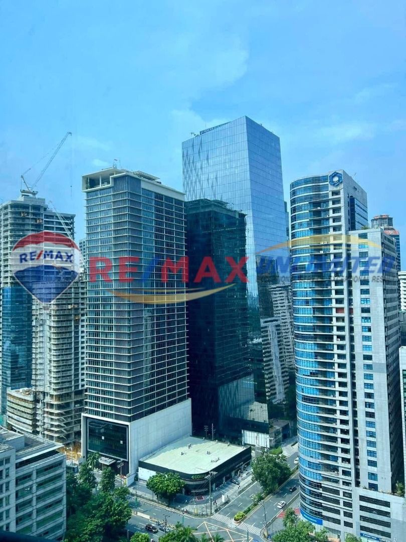 FOR SALE BSA TWIN TOWER ORTIGAS (Category: Apartments & Condos) located in Makati City. Submitted by REMAXUNLIMITEDPH (Listing ID 1312175666, Image 1). Description: FOR SALE BSA TWIN TOWER ORTIGAS Situated in a prime location: Ortigas ( Behind Sm Megamall Tower A, and ADB, Podium) - Studio unit - High Floor - 35.90 sqm - Furnished - Newly renovated - Ortigas Skyline View - Clean TItle & Updated Dues Asking Price: 5M Nego DIRECT TO OWNER For inqui