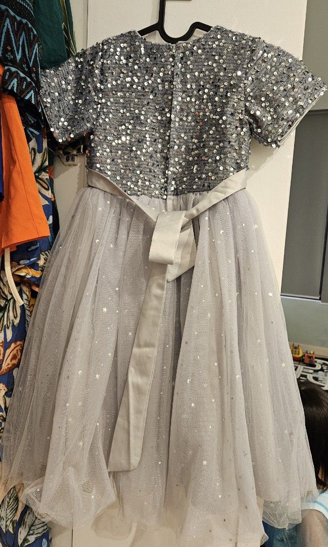 GIRLS SEQUINED DRESS (Category: Babies & Kids Fashion) located in Bulacan. Submitted by armauimdr (Listing ID 1312203106, Image 2). Description: Size 120 on tag fits 3 to 5yo.