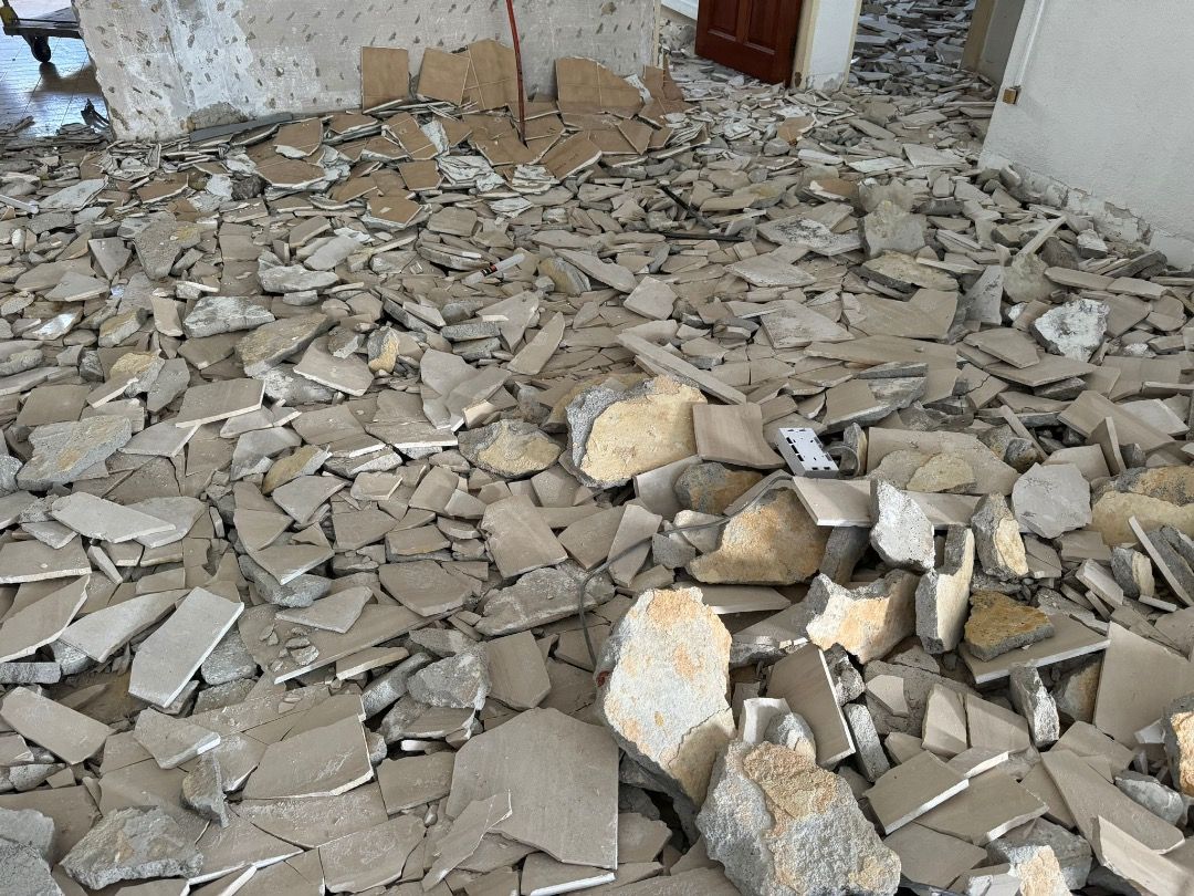Hacking/Demolish/Dismantling Services/Toilet Renovation/Kitchen Hacking/BTO/Condo/HDB/Private Housing/Residential/Commercial/Tiling/Full Home Renovation Package62863076244867113