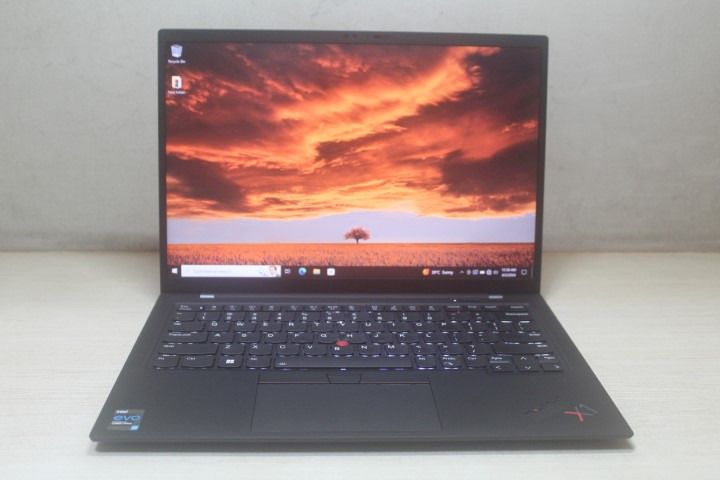 Ordinateurs Lenovo Thinkpad X1 carbon gen 8 core i5 de 10e génération