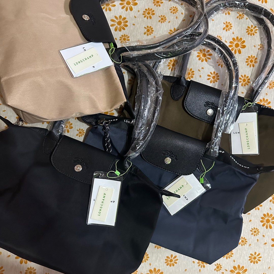 LONGCHAMP bags (Category: Luxury Bags & Wallets) located in Manila. Submitted by andreacap (Listing ID 1312191697, Image 2). Description: - ₱3,000 each - Never been used, brand new - No issues - No inclusions (what you see is what you get) - Price nego (dm ur offer) RFS: Decluttering, stock .