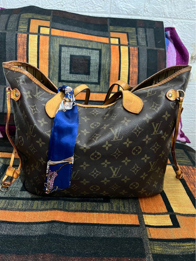 LV neverfull med size (Category: Luxury Bags & Wallets) located in Manila. Submitted by mitchteves (Listing ID 1312258086, Image 1). Description: This is a project bag, wla na pong pocket sa loob pinunit. See pics or pm for more details..
