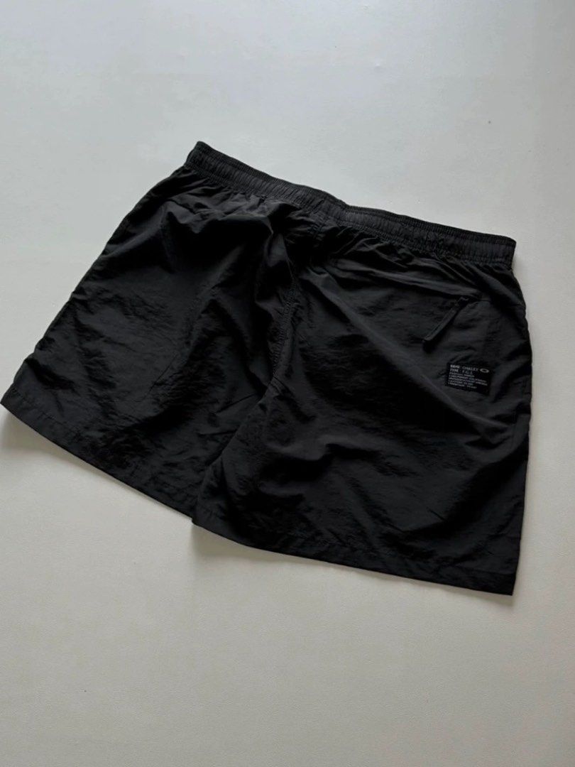 Oakley Basic Shorts (Category: Shorts) located in Singapore. Submitted by syndcat (Listing ID 1312279727, Image 3). Description: Size: M / L / XL / XXL / XXXL Measurement (in cm): FL: Front Length SS: Shoulder to Shoulder C: Chest SL: Sleeve Length M: C 107 | FL 73 | SS 42.5 | SL 160-170 | Weight 110-125 L: C 111 | FL 76 | SS 43.5 | SL 170-173 | Weight 125-145 XL: C 115 | FL 79 | SS 45.0 | SL 173-178 | Weight 145-165 XXL: C 119 | FL 82 | SS 46.5 