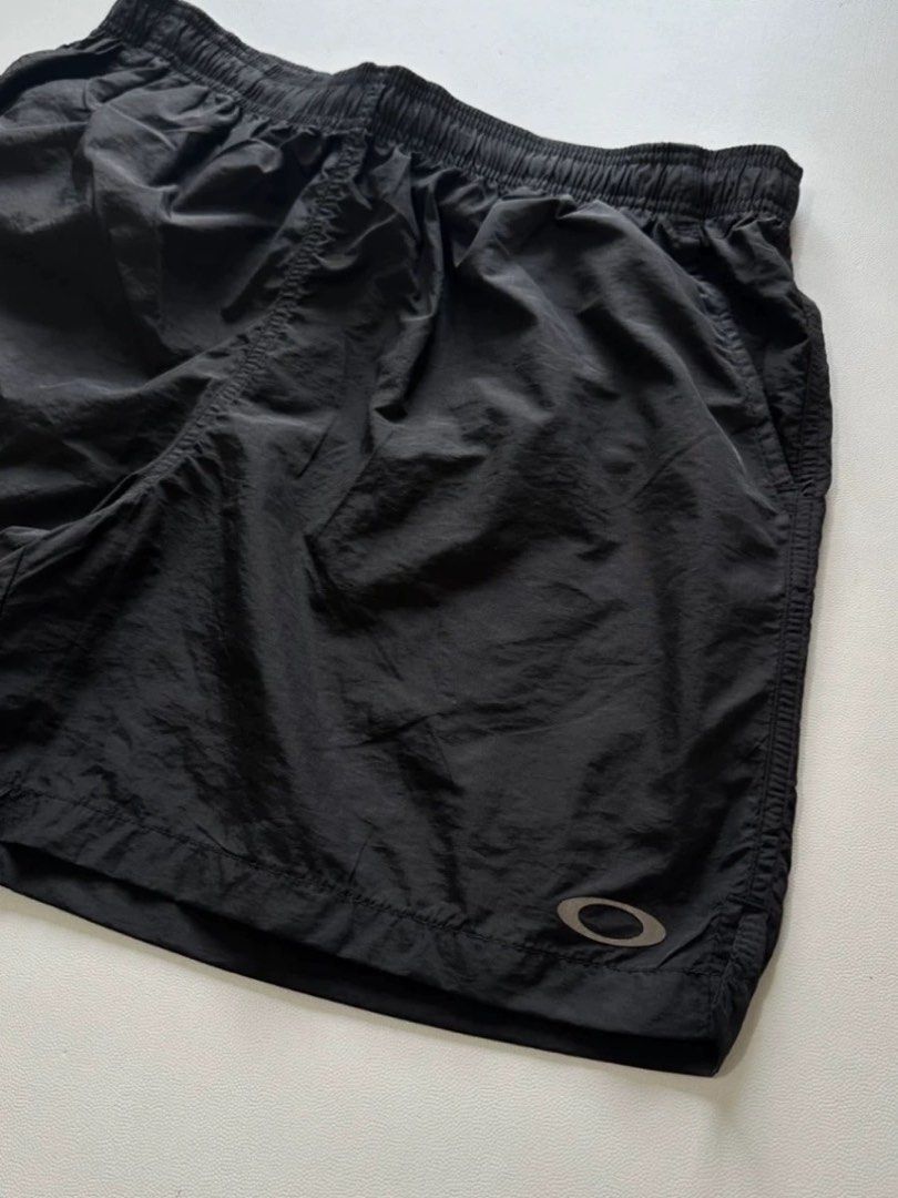 Oakley Basic Shorts (Category: Shorts) located in Singapore. Submitted by syndcat (Listing ID 1312279727, Image 2). Description: Size: M / L / XL / XXL / XXXL Measurement (in cm): FL: Front Length SS: Shoulder to Shoulder C: Chest SL: Sleeve Length M: C 107 | FL 73 | SS 42.5 | SL 160-170 | Weight 110-125 L: C 111 | FL 76 | SS 43.5 | SL 170-173 | Weight 125-145 XL: C 115 | FL 79 | SS 45.0 | SL 173-178 | Weight 145-165 XXL: C 119 | FL 82 | SS 46.5 