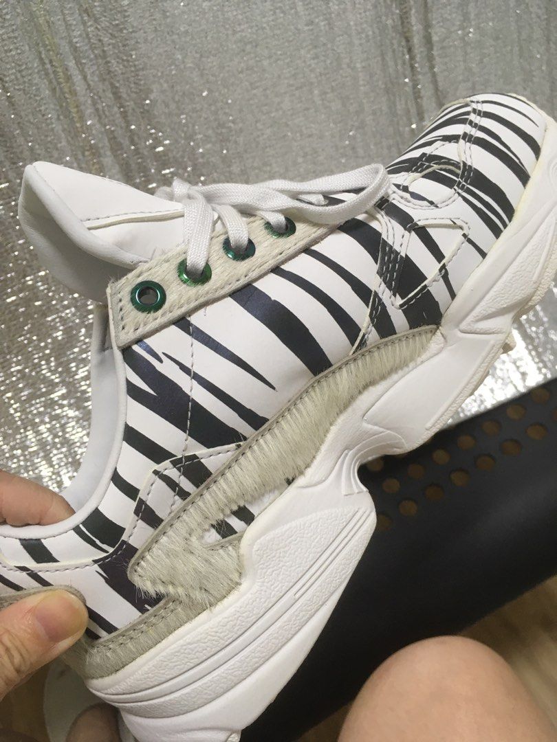 Adidas falcon limited store