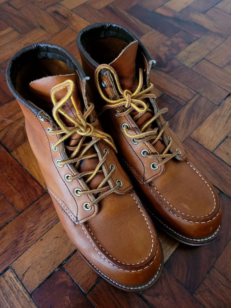 Red Wing 875 Moc Toe Leather Boots (Category: Boots) located in Quezon City. Submitted by forgarments (Listing ID 1312168678, Image 3). Description: Red Wing 875 Moc Toe Leather Boots Excellent Condition -Heel & Toe Drags. See the photos for details. Size: 7 US | 39 EUR -5300.