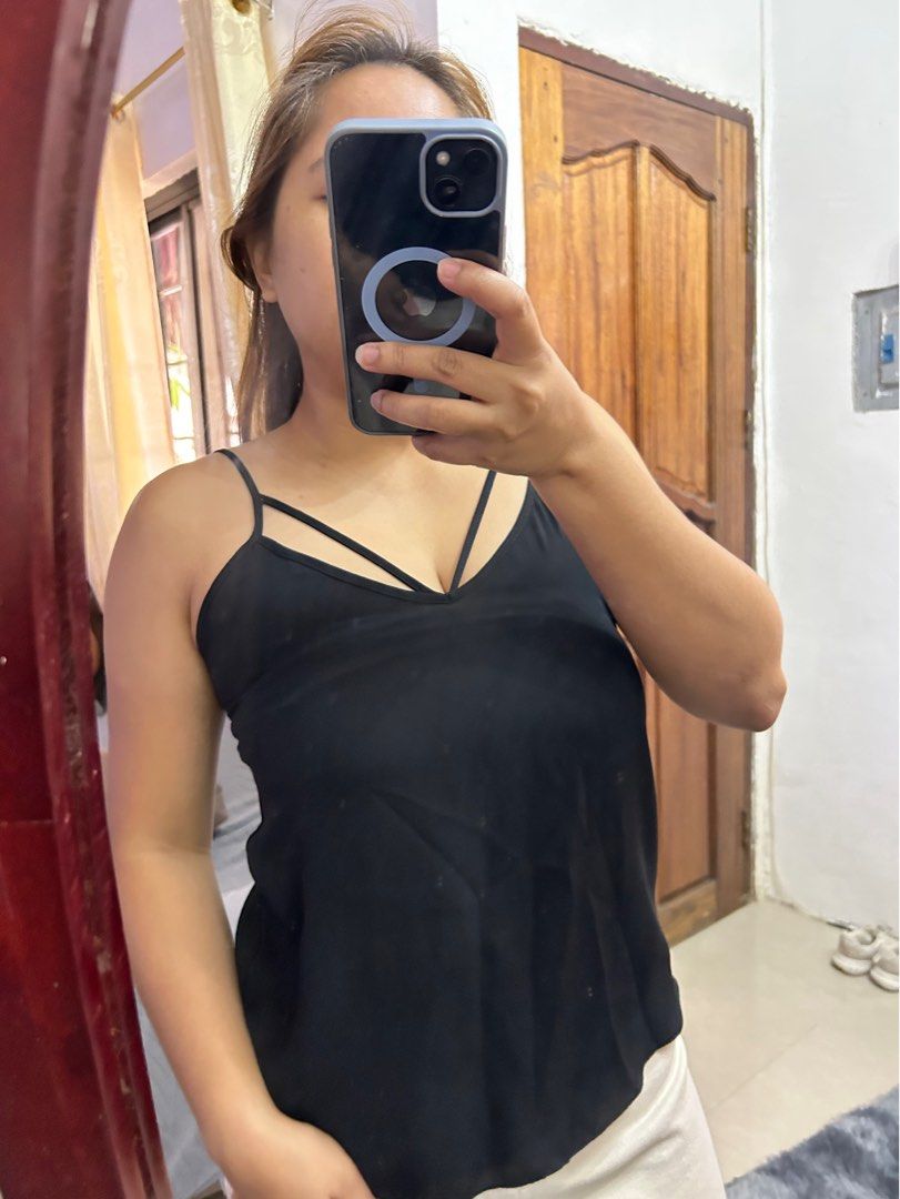 River Island Black Top (Category: Blouses) located in San Pablo. Submitted by flohro (Listing ID 1312279317, Image 2). Description: Used once only No flaws Fits small to med frame.