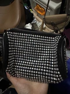(Category: ) located in . Submitted by solelypreloved (Listing ID 1312234620, Image 1). Description: .