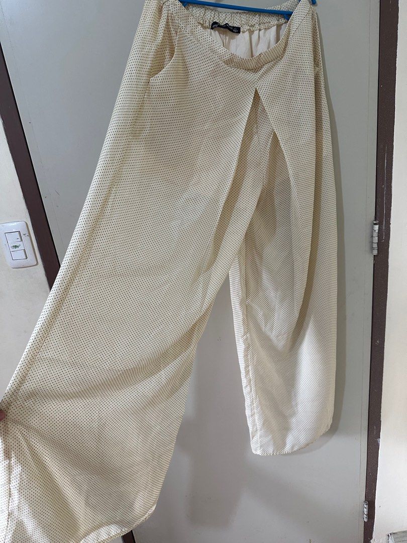 Summer pants with inner lining (Category: Other Bottoms) located in Porac. Submitted by prelovedanddeclutter (Listing ID 1312133998, Image 1). Description: Oxl size on shein .