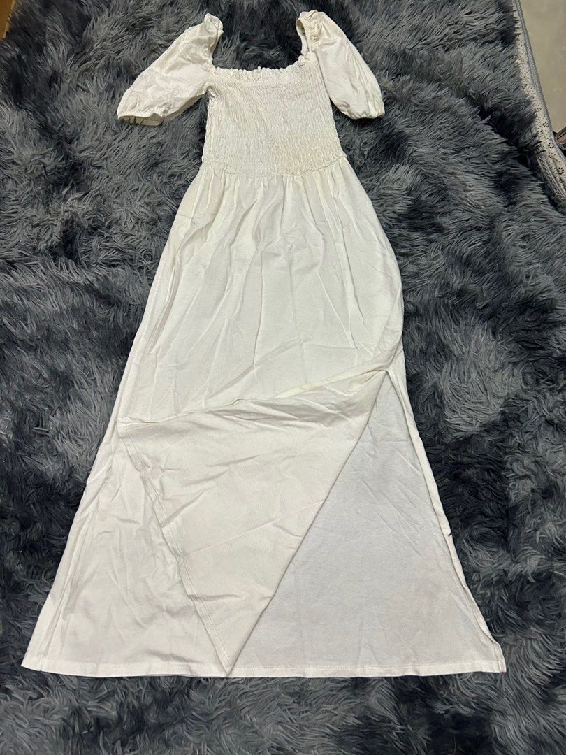 Topshop Square-neck white dress (Category: Dresses) located in San Pablo. Submitted by flohro (Listing ID 1312279710, Image 3). Description: Lightly used With slight discoloration sa may shoulder area, not so visible Fits s to m.