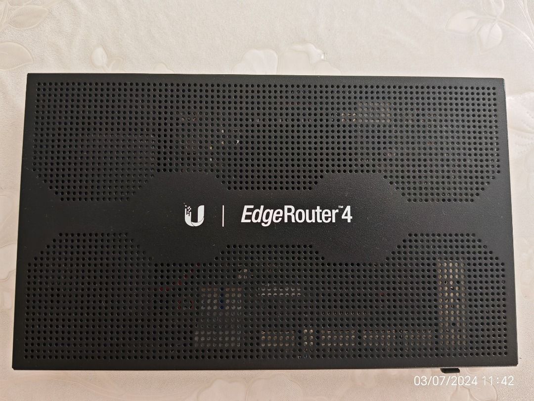 Ubiquiti ER-4 EdgeRouter 4 - 4-Port Gigabit Router with 1 SFP Port ...