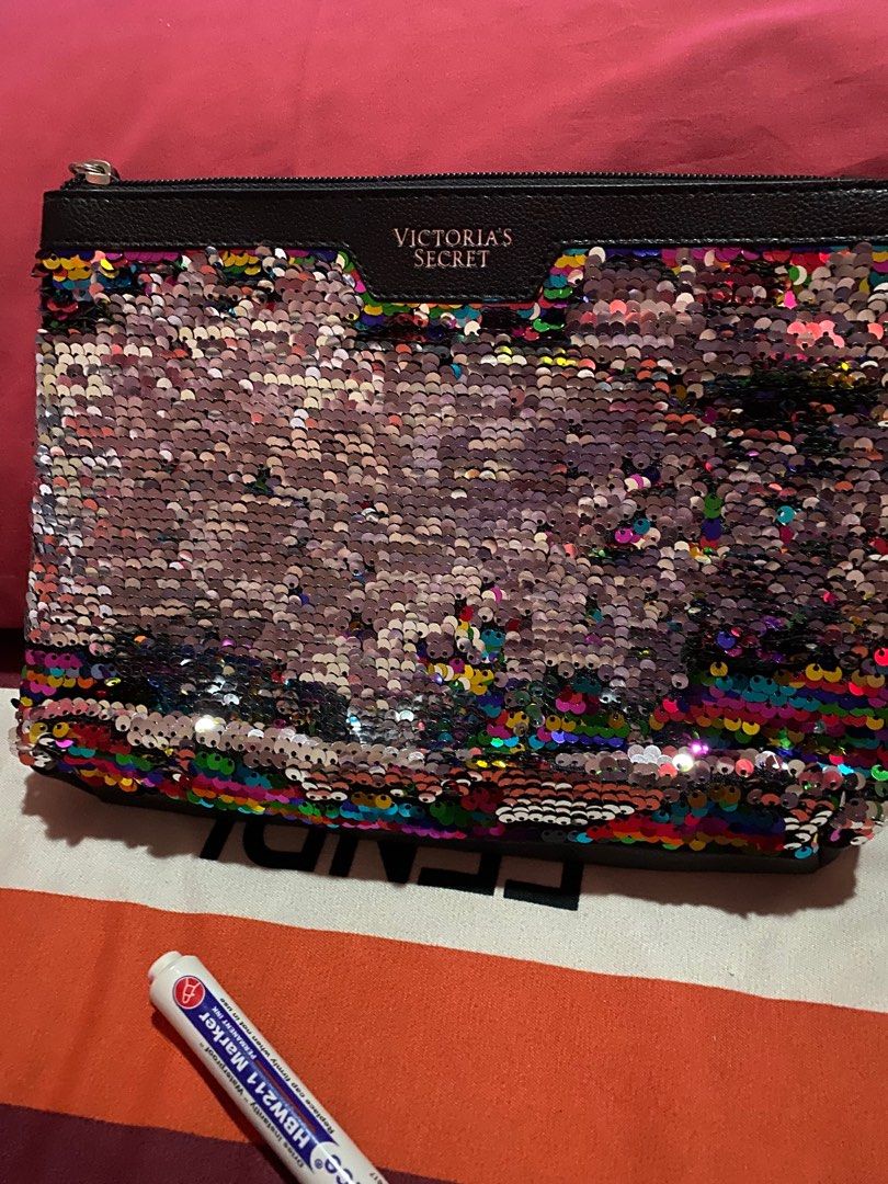 Victoria Secret clutch/pouch (Category: Purses & Pouches) located in Angeles City. Submitted by duday82 (Listing ID 1312243117, Image 2). Description: Bnew no tag original Victoria Secret clutch.