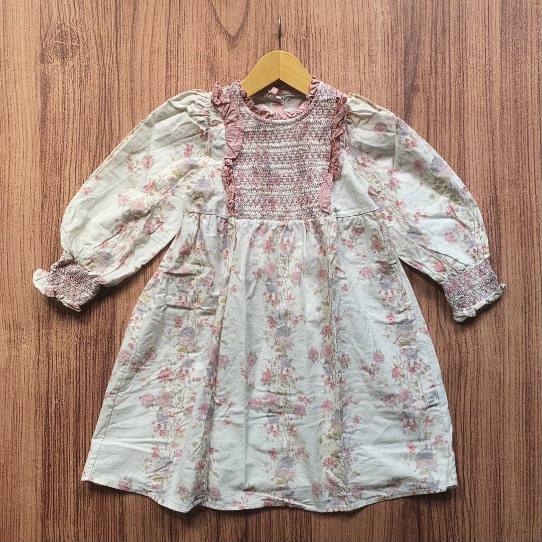 4 6Y DUDU CREAM GIRLS HAND SMOCKED FLORAL PRINTED DRESS