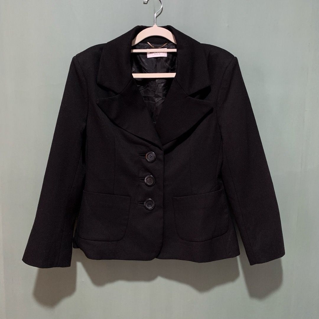 🏷️ YVES SAINT LAURENT Blazer Coat (Category: Luxury Apparel) located in San Fernando. Submitted by therarevue (Listing ID 1317243205, Image 2). Description: 🛒 𝗜𝗧𝗘𝗠 𝗗𝗘𝗦𝗖𝗥𝗜𝗣𝗧𝗜𝗢𝗡 ・ 𝗟𝗮𝗯𝗲𝗹: YVES SAINT LAURENT with wash tags ・ 𝗠𝗲𝗮𝘀𝘂𝗿𝗲𝗺𝗲𝗻𝘁𝘀: 18” width by 24” length ・ 𝗦𝗶𝘇𝗲: S-Semi M best fit ・ 𝗖𝗼𝗹𝗼𝗿: black ・ 𝗖𝗼𝗻𝗱𝗶𝘁𝗶𝗼𝗻: no major issues, high quality fabric ・ 𝗔𝗱𝗱𝗶𝘁𝗶𝗼𝗻𝗮𝗹 𝗜𝗻𝗳𝗼: two front pocke