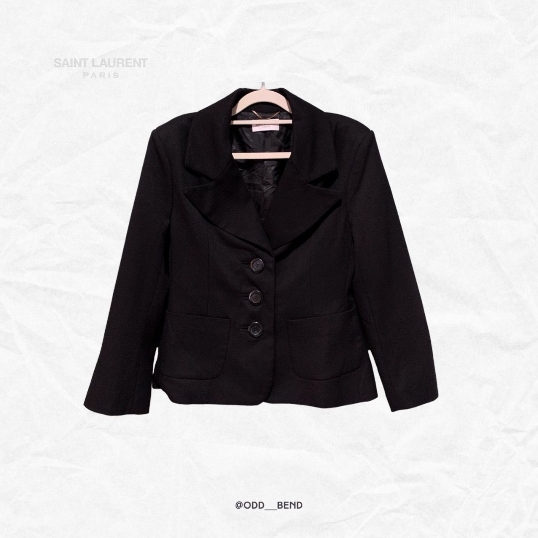 🏷️ YVES SAINT LAURENT Blazer Coat (Category: Luxury Apparel) located in San Fernando. Submitted by therarevue (Listing ID 1317243205, Image 1). Description: 🛒 𝗜𝗧𝗘𝗠 𝗗𝗘𝗦𝗖𝗥𝗜𝗣𝗧𝗜𝗢𝗡 ・ 𝗟𝗮𝗯𝗲𝗹: YVES SAINT LAURENT with wash tags ・ 𝗠𝗲𝗮𝘀𝘂𝗿𝗲𝗺𝗲𝗻𝘁𝘀: 18” width by 24” length ・ 𝗦𝗶𝘇𝗲: S-Semi M best fit ・ 𝗖𝗼𝗹𝗼𝗿: black ・ 𝗖𝗼𝗻𝗱𝗶𝘁𝗶𝗼𝗻: no major issues, high quality fabric ・ 𝗔𝗱𝗱𝗶𝘁𝗶𝗼𝗻𝗮𝗹 𝗜𝗻𝗳𝗼: two front pocke